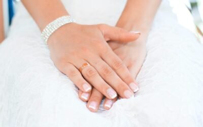 How To Do French Manicure: Step-by-Step Tutorial